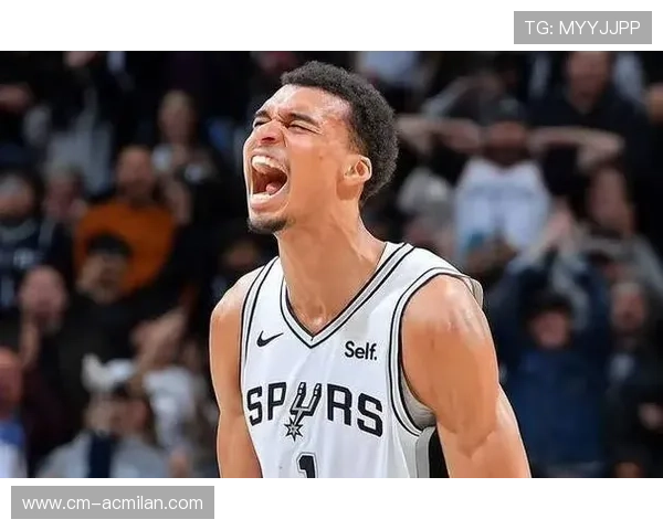 戴维斯篮下强压极具威力,洛杉矶进一步扩大分差